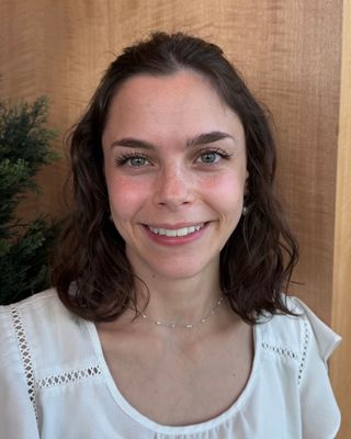 Photo of Eliza Pierson - Liza Pierson - OCD, Anxiety, and Couples Therapy, Marriage & Family Therapist Associate, LAMFT, MMFT