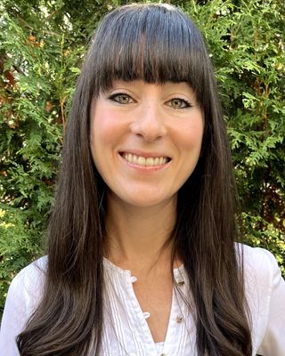 Photo of Sarah Caspick, Registered Psychotherapist (Qualifying) in Burlington, ON