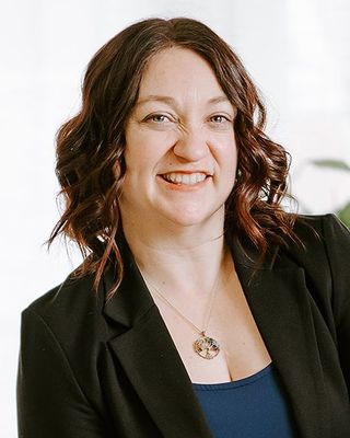 Photo of Holly Turnbull, Registered Provisional Psychologist in Calgary, AB