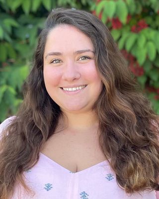 Photo of Mia Slone, Pre-Licensed Professional
