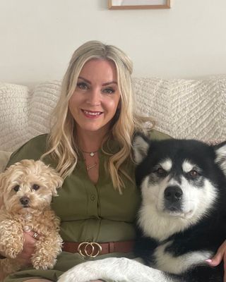 Photo of Tina Powles, Counsellor, MNCPS Acc.