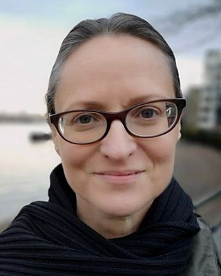 Photo of Lesley Mitchell, Psychotherapist, DCounsPsych, MUKCP