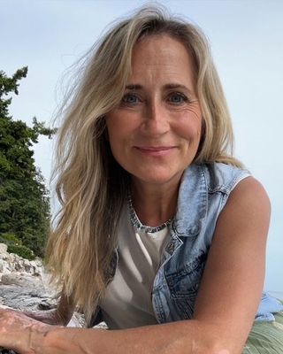 Photo of Lisa Hardy, Counsellor, BA, MPS, CCC