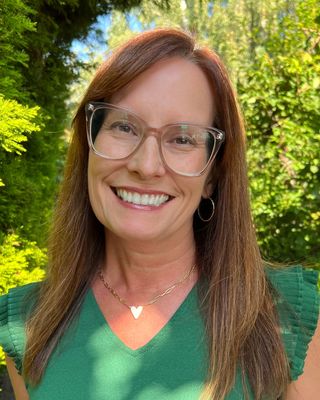 Photo of Julie Radeff-Huang, Pre-Licensed Professional