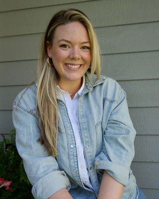 Photo of Baillie Woydziak, Clinical Social Work/Therapist, LSCSW