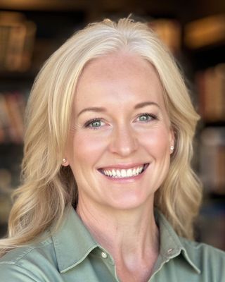 Photo of Laurie Arnold, Marriage & Family Therapist, LMFT