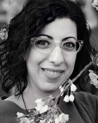 Photo of Cate Gennaro, Registered Psychotherapist in Central Toronto, Toronto, ON