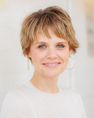 Photo of Sara Louise Harris, Counsellor, ACA-L2