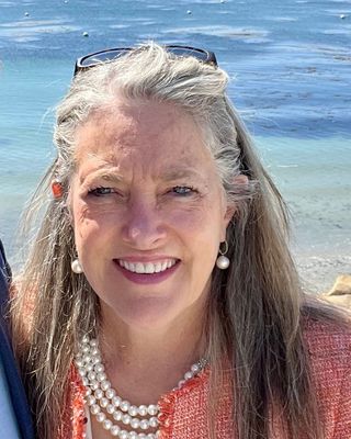 Photo of Kristin Bradach, Psychologist, PhD