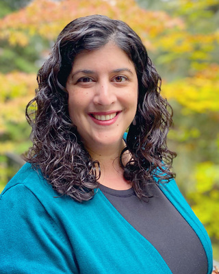 Photo of Arezu Moshrefzadeh, Counsellor in North Vancouver, BC