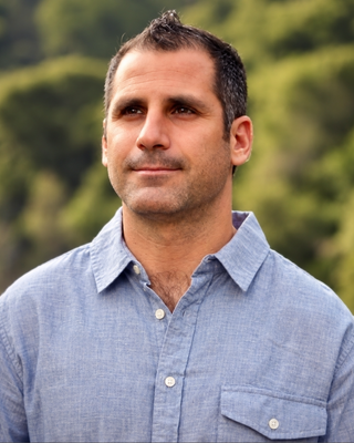 Photo of ILAN NAVAH, Professional Clinical Counselor Associate , APCC, MA, RN