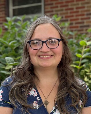 Photo of Rayna Larson, Clinical Social Work/Therapist, LLMSW
