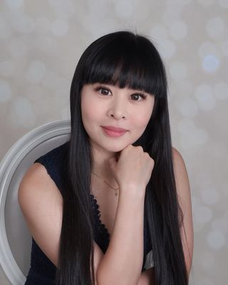 Photo of Leslie Teolis, Counselor, MA, LLPC