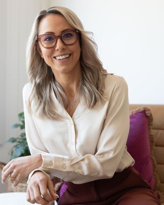 Photo of Dr Ellie Newman, Psychologist, PsychD, PsyBA - Clin. Psych