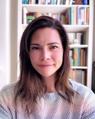 Photo of Dr Victoria Roberts, Psychologist, PsychD, HCPC - Clin. Psych.