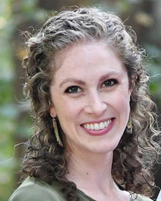Photo of Rachel Aylsworth, Counselor in Newton, MA