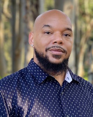 Photo of LaDarien Jarey Gillins, Clinical Social Work/Therapist