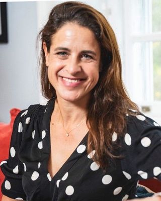 Photo of Caroline McWilliams, Psychiatrist, MD, CDS