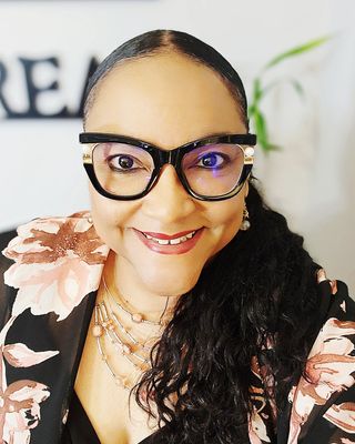 Photo of Dr. Rolanda Harris, Clinical Social Work/Therapist, DSW, LCSW, LICSW