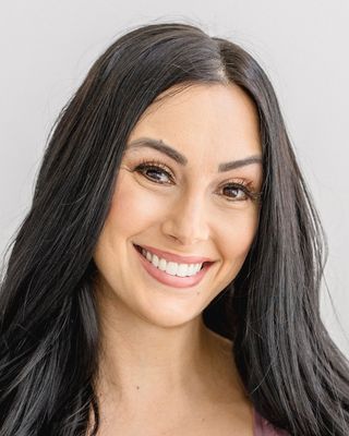 Photo of Nicole Simon, Registered Mental Health Counselor Intern, RMHCI