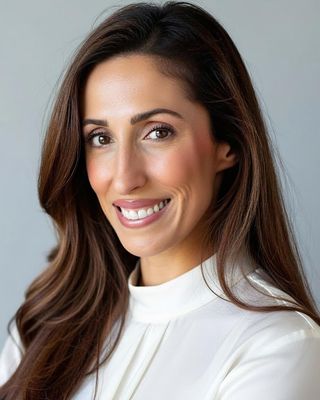 Photo of Zana London, Registered Social Worker, MSW