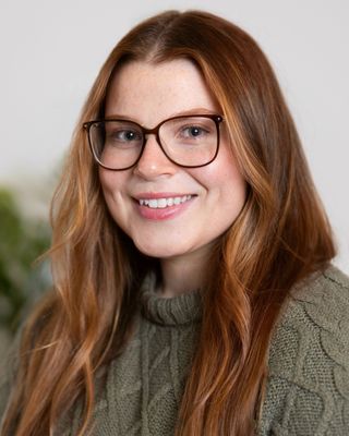 Photo of Emily Rose Vizza, Registered Psychotherapist (Qualifying), BHSc, MACP