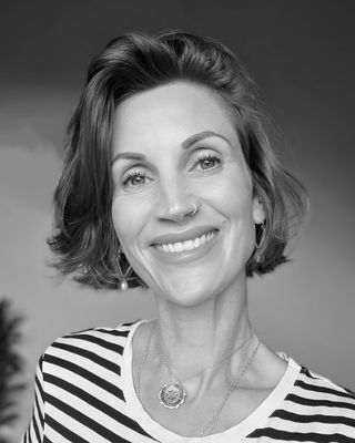 Photo of Jodun Du Puy, Psychotherapist, MA, HCPC-Art Therap.