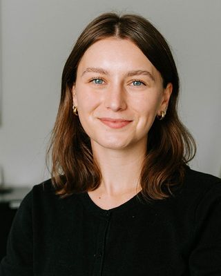 Photo of Vivian Eyre, Registered Psychotherapist