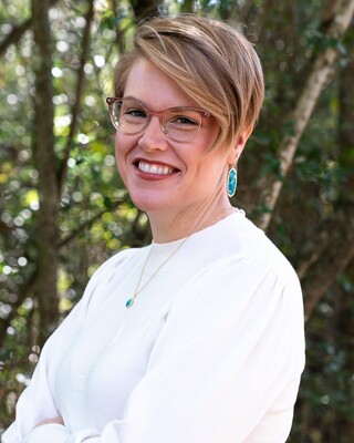 Photo of Holly Ward, Licensed Professional Counselor Associate