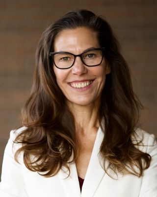 Photo of Karen Smyte, Clinical Social Work/Therapist, LLMSW, MS, MFA