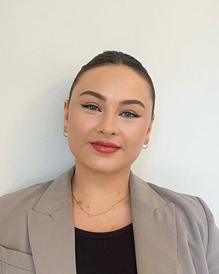 Photo of Veronica Gordanier, Registered Psychotherapist (Qualifying), BA, MACP