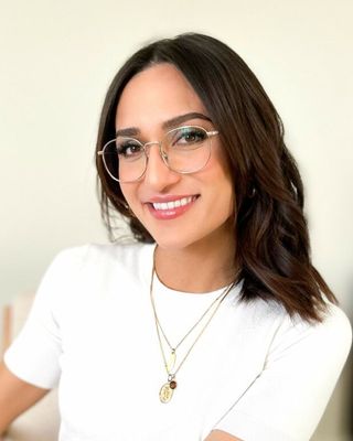 Photo of Jenni Bolger, Registered Psychotherapist, BHSc, MACP, RP