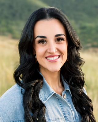 Photo of Jenna Hyer, Psychiatric Nurse Practitioner, MHNP-BC, FNP-BC, BSN, RN