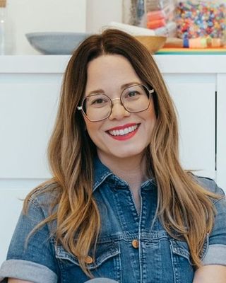 Photo of Jenna Tregenza - Jenna Tregenza, Art Therapist, Registered Psychotherapist (Qualifying), DKATI, BScN, RN