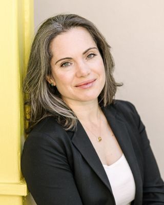 Photo of Barbara van der Vossen, Art Therapist, MA, LCPAT, LCPC, ATR-BC
