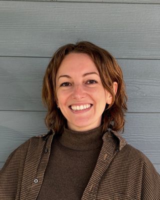 Photo of Jen Molinari, Pre-Licensed Professional, MFT, AT, Intern