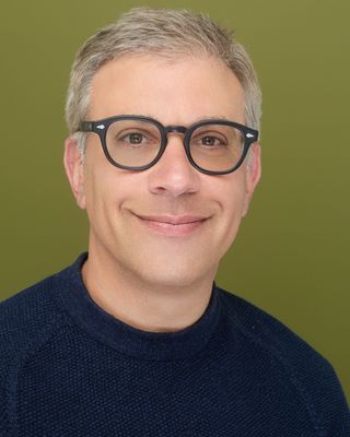 Photo of Oren Ogniewicz, Registered Psychotherapist (Qualifying), MPSY