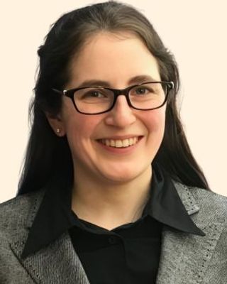 Photo of Dr. Elyssa Ku, Psychologist, PhD, LP