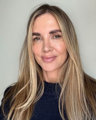 Photo of Claire Woodward, Psychotherapist, MBACP