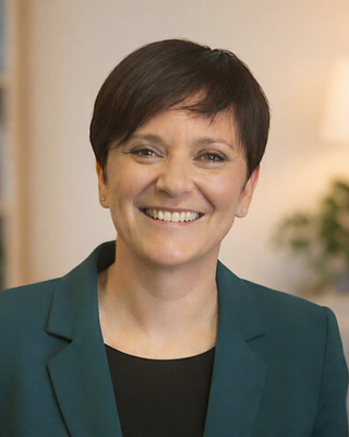 Photo of Eleni Henderson, Psychotherapist, DCounsPsych, MBACP