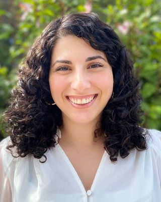 Photo of Mina Hattom, Psychologist, MPsych