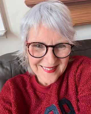 Photo of Pauline Tait, Psychotherapist, MBACP Accred