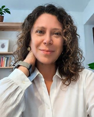 Foto de M. Cecilia Guzman Caceres - M. Cecilia Guzmán Cáceres, Psicoterapeuta, Lic. en Psicología