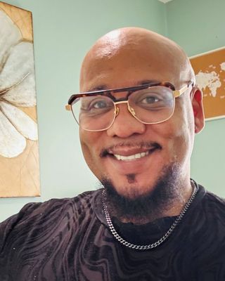 Photo of Morrondo Edwards-Roberts, Clinical Social Work/Therapist, LCSW