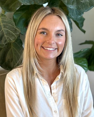 Photo of Claudia Kraake, Marriage & Family Therapist Associate, AMFT