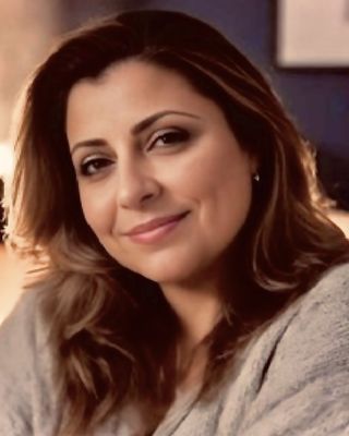 Photo of Ukasha Malik, Registered Psychotherapist, MACP