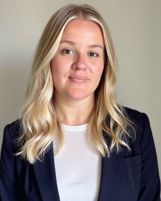 Photo of Kourtney Richardson - KR Therapy: Grief, Loss, Trauma, EMDR, Caregivers, Registered Psychotherapist, MA, RP