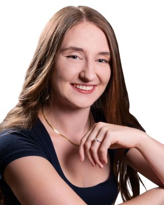 Photo of Christine Raake, Registered Psychotherapist (Qualifying), MACP, BSC