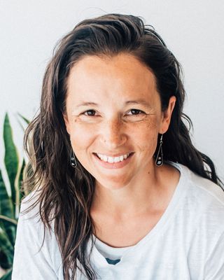 Photo of May Lin Kessenich, Clinical Social Work/Therapist