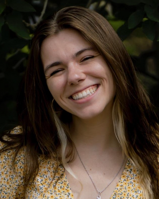 Photo of McKenzie Heller - Ellie Mental Health - McKenzie Heller, Registered Clinical Social Worker Intern, MSW, RCSWI